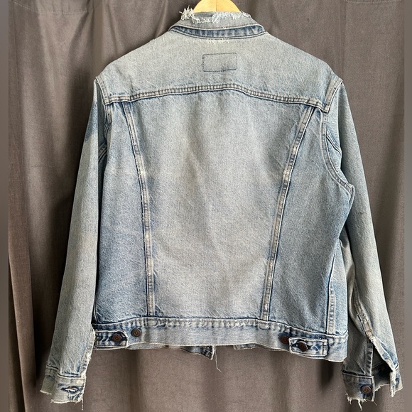 Vintage Levi’s Denim Jacket - Picture 2 of 6